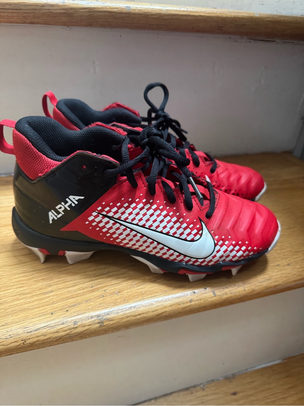 4Y Nike boys Alpha Menace 2 Football Cleats Red Black Shoes Sports Shoes